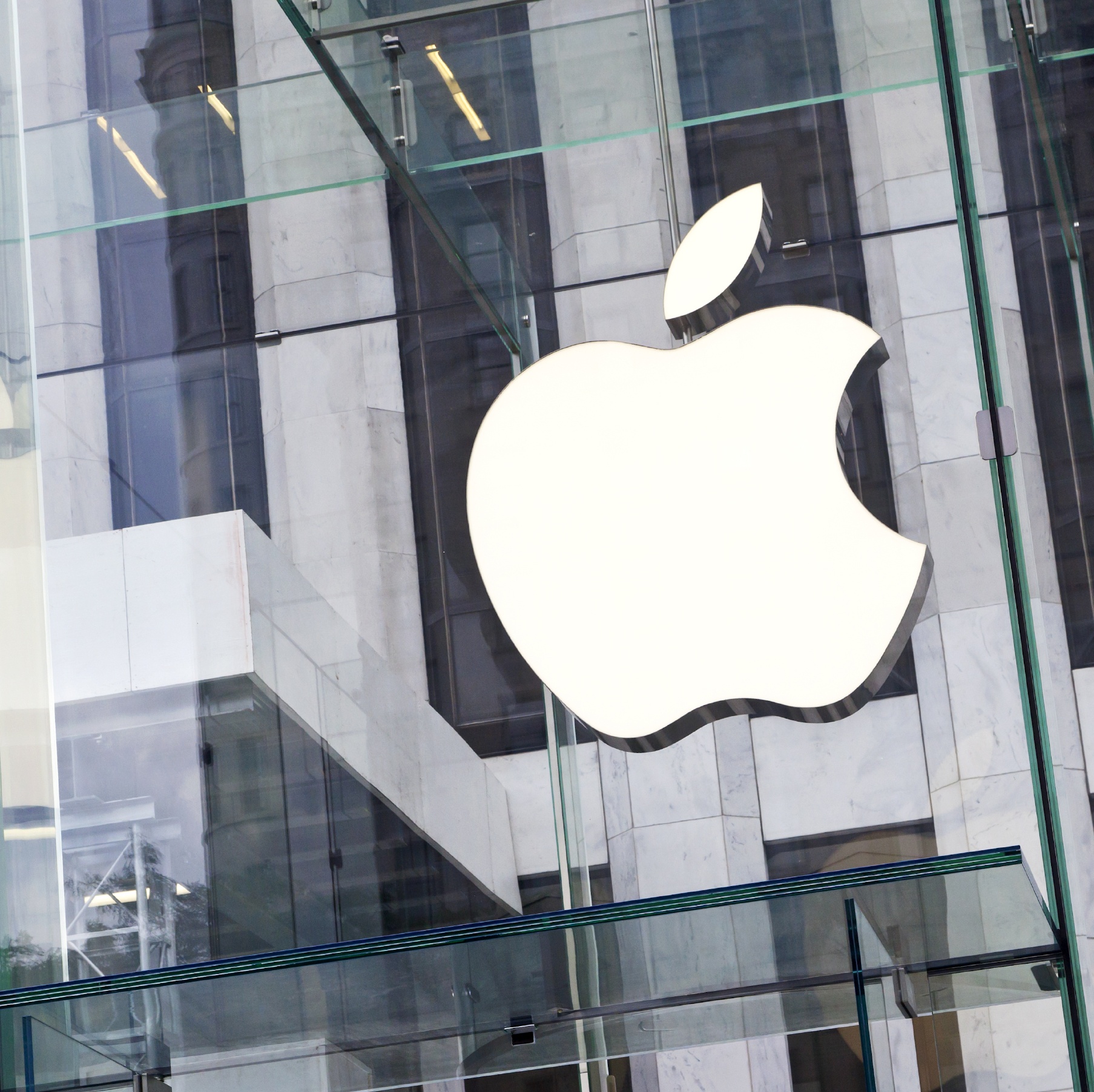 How will Apple impact expected earnings growth for the DJIA?